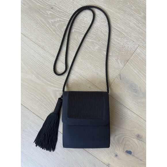 Vintage 80’s Lord and Taylor Black Textured Small Rope Tassel Crossbody Bag - Picture 2 of 12